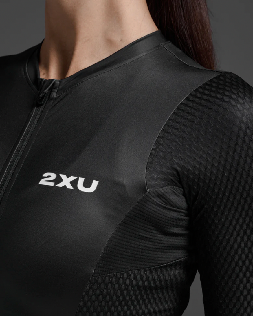 2XU Women's Aero Hex Sleeved Trisuit Black / White